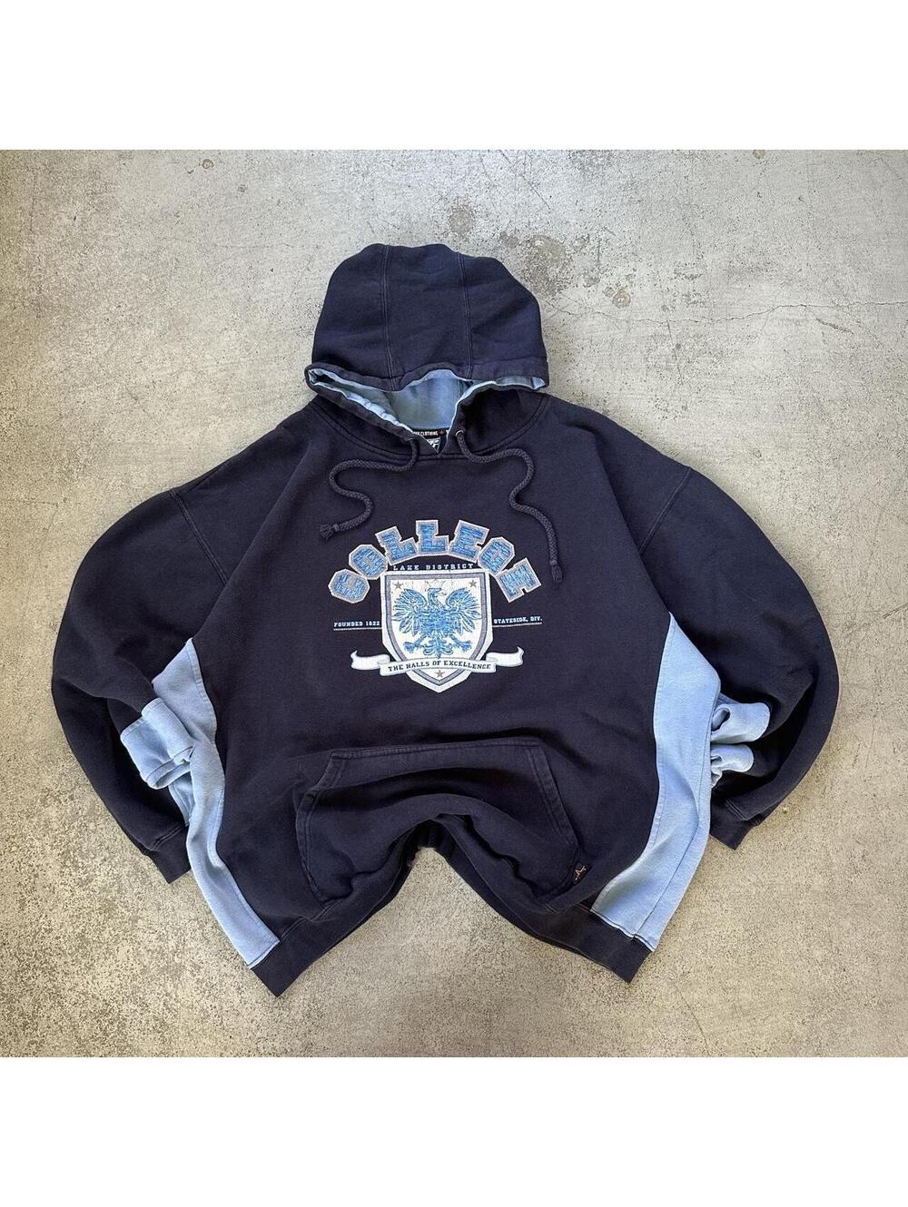 Vintage Y2K 2000’s Top Heavy College Pullover Hoodie Sweatshirt